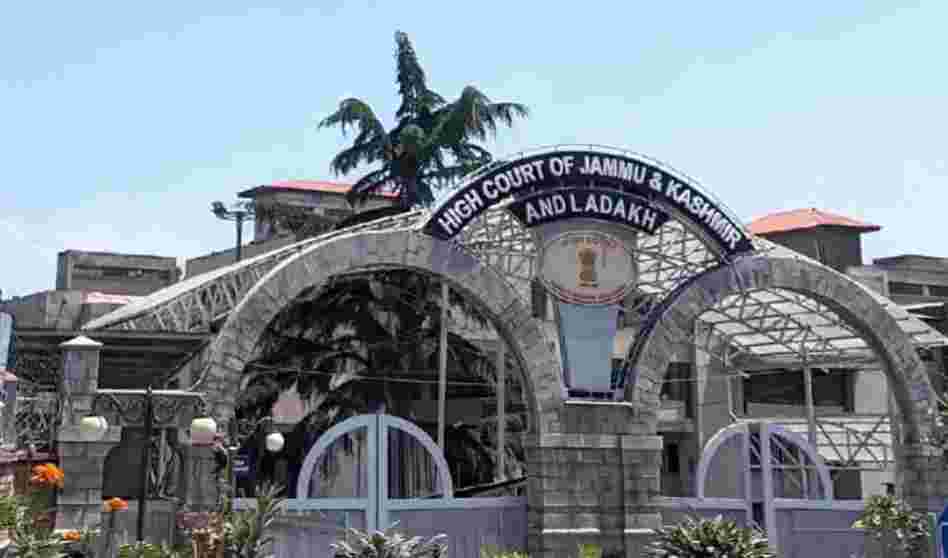 جۆم تہٕ کٔشیٖر تہٕ لَداخ ہاے کورٹَن